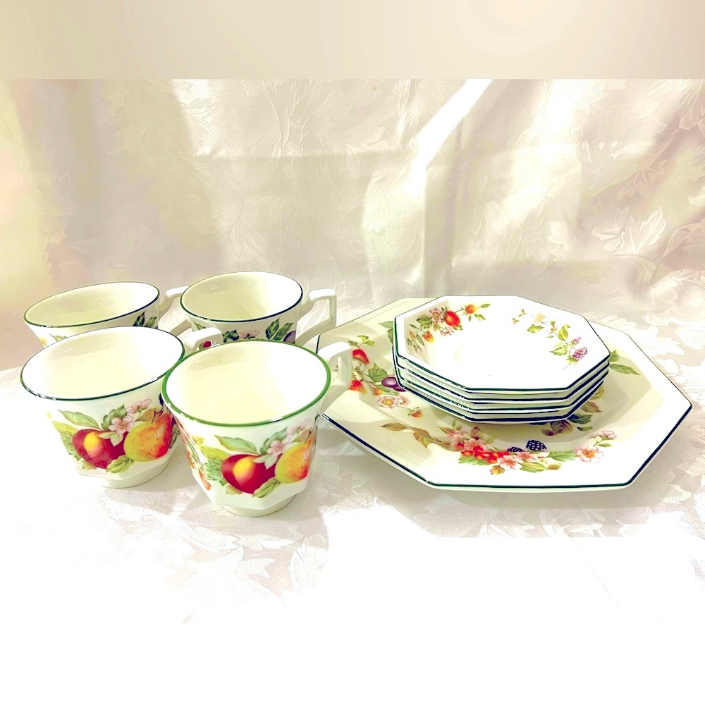 9pc Johnson brothers china set (9 pieces). Made in England. Excellent condition